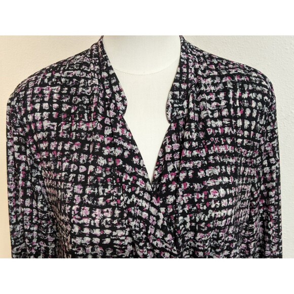 Women's CHICO'S Faux Wrap Top 3/4 Sleeve Stretch Top Black/Purple 2 or 12/14 - Picture 3 of 9